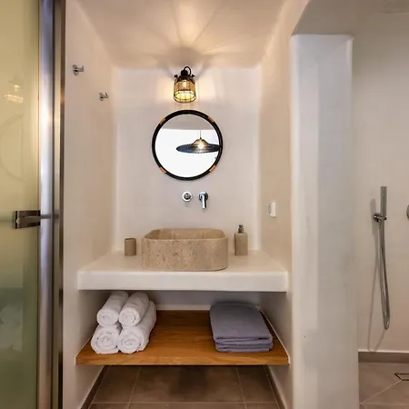 Hill 2 Bed & Breakfast Fira (Santorini)